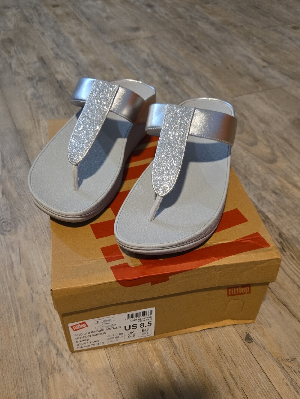 Fitflop FINO Glitterdust Metallic Toe-Post Sandal NWT